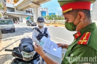 Hà Nội yêu cầu người đi đường xuất trình thêm lịch trực, lịch làm việc